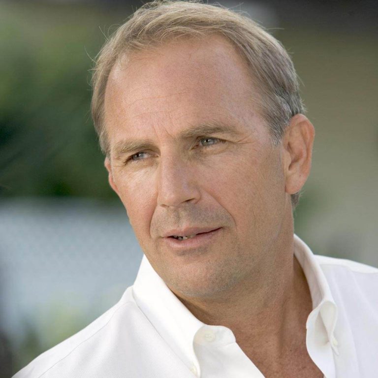 Kevin Costner din nou tatic