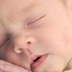 bebelus nou nascut somn (http://anythingaboutkids.com)