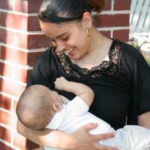 alaptat bebelus (http://breastfeedinginfo.info)