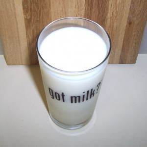 pahar lapte (www.ineedtext.com)