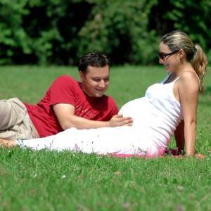 gravida alaturi de partener (www.help-you-getpregnant.com)