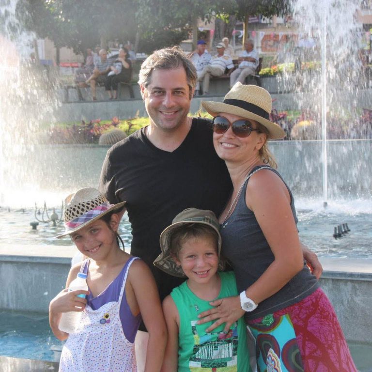 Andreea Esca si-a dus copiii pe Disney Dream