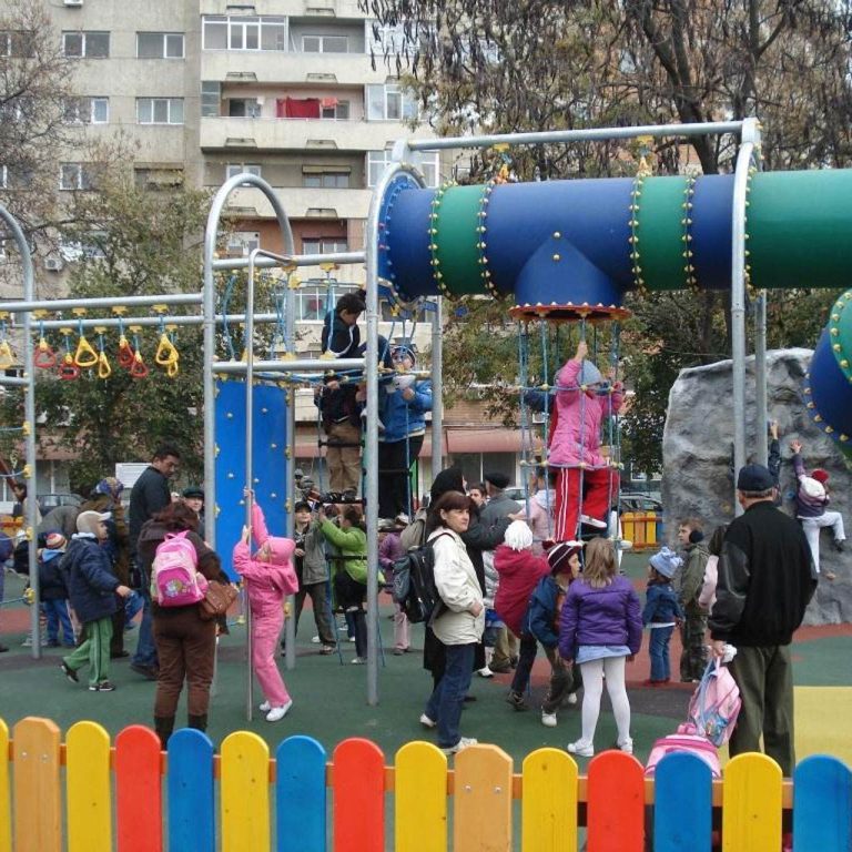 Noi locuri de joaca pentru copiii din Sectorul 1