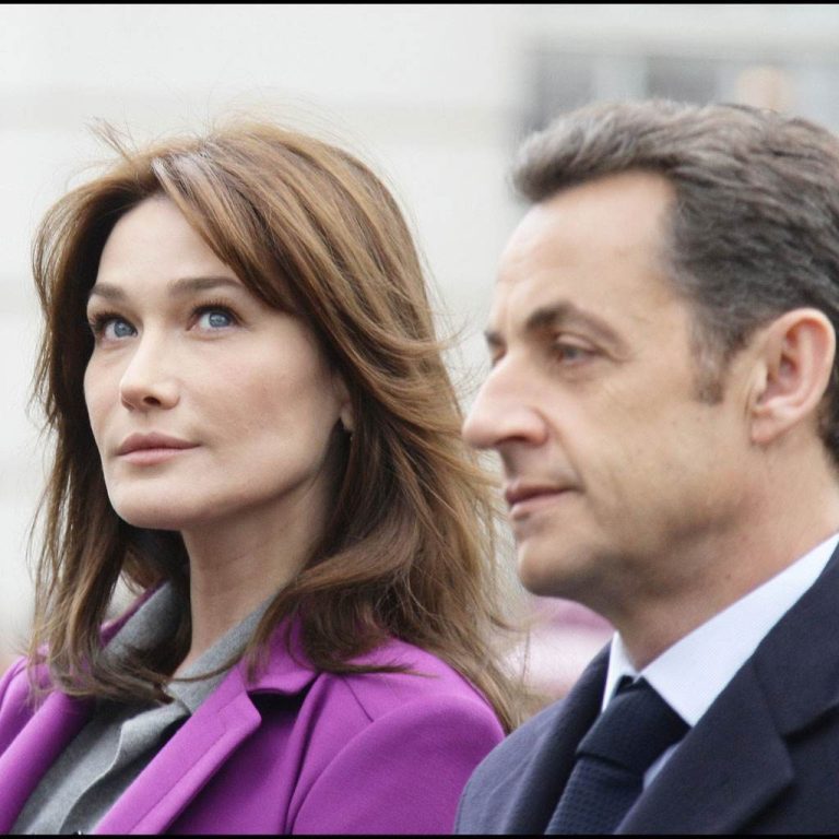 Nicolas Sarkozy, inca odata tata