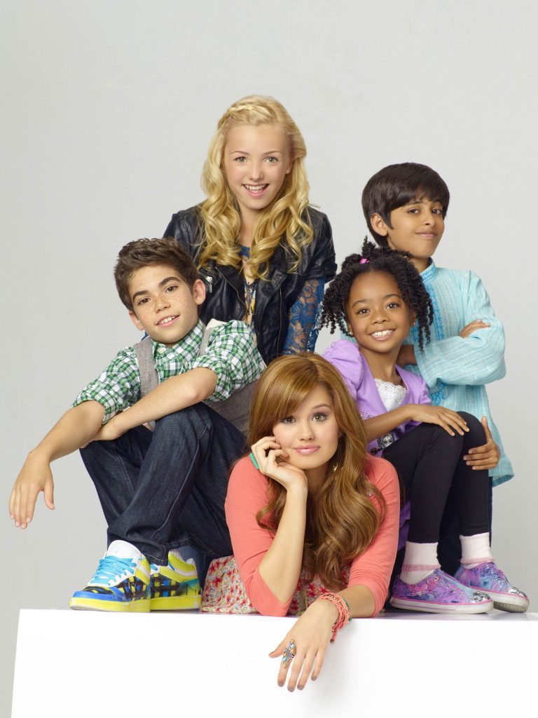 Radeti pe cinste cu Jessie, noul serial de la Disney Channel