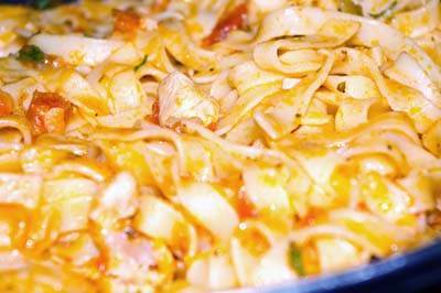 Piept de pui cu praz si tagliatelle