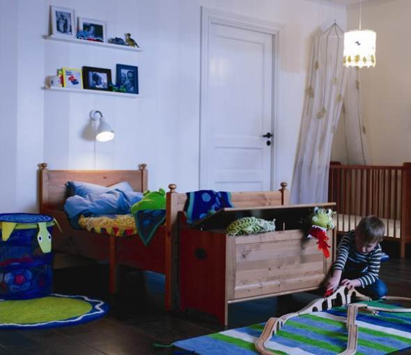 Sa impartim camera frateste