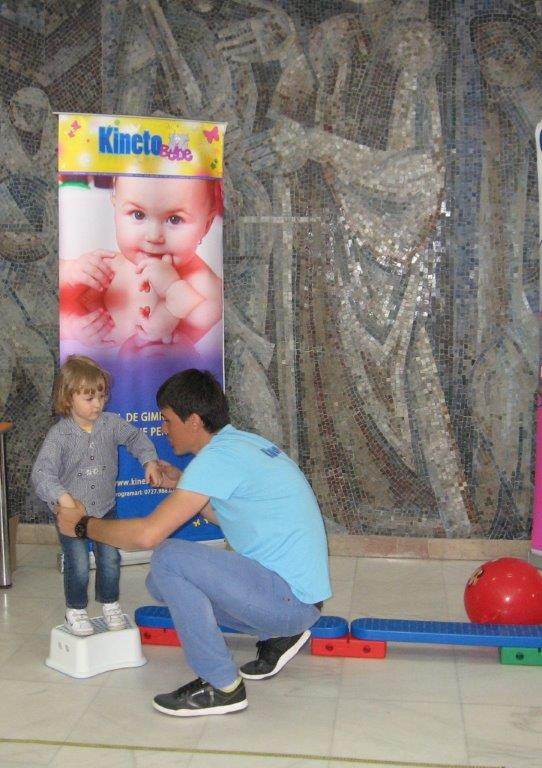 KinetoBebe impreuna cu Caravana Pretuieste Viata in  Turul copiilor Sanatosi in Sibiu si Brasov