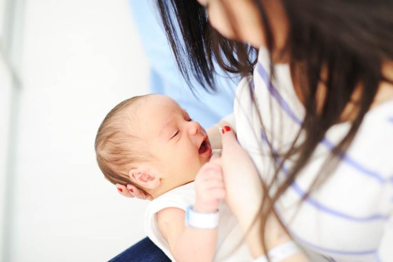 18 avantaje ale alaptarii pentru mama si bebelus