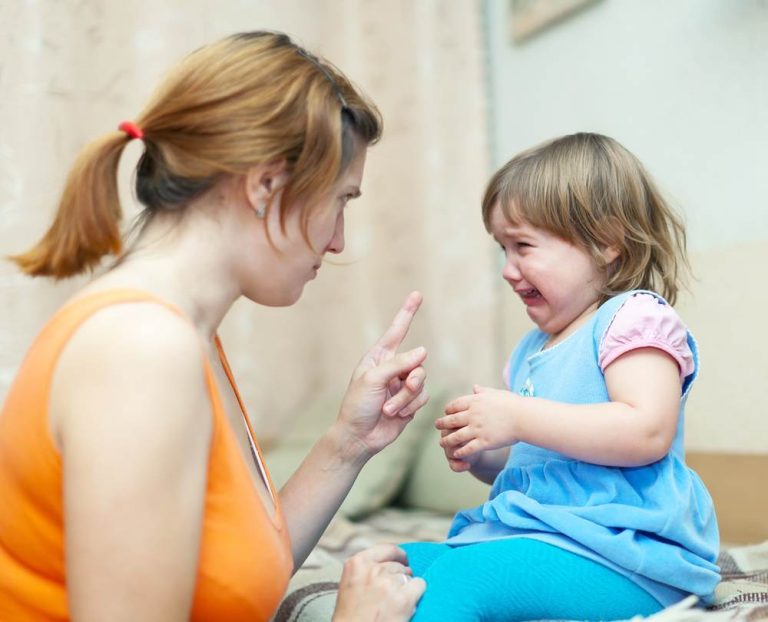 4 lucruri pe care sa NU le spui copilului tau