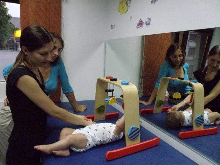 Centrul KinetoBebe va invita la Targul Baby Boom la o sedinta gratuita  de evaluare a dezvoltarii motorii a copiilor