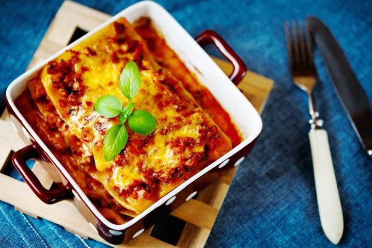 Lasagna cu miel si mazare