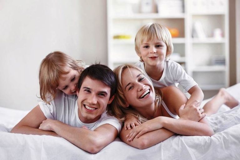 Mai multi copii, mai multe bucurii.  4 pasi care sa te ajute sa faci fata acestei provocari.