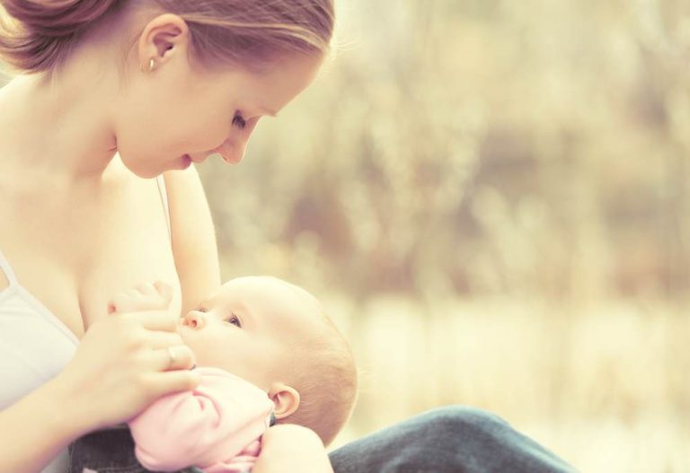 Portretul bebelusului care nu este hranit de mama