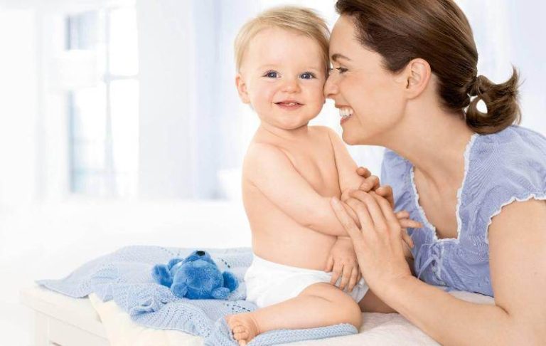 Sfaturi pentru starea de bine a bebelusului tau. NIVEA Baby are grija ca micutul tau sa se simta minunat, chiar si in sezonul rece
