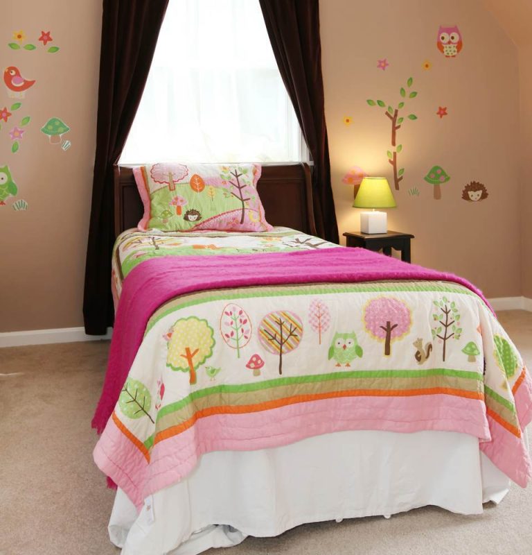 3 decoruri adorabile pentru camera unei fetite