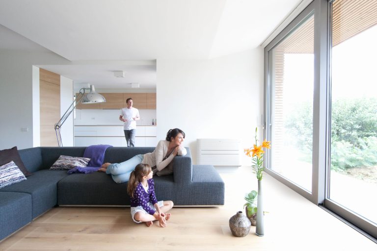Solutie alternativa de incalzire a locuintei de la Daikin: singurul aparat de aer conditionat cu panou radiant