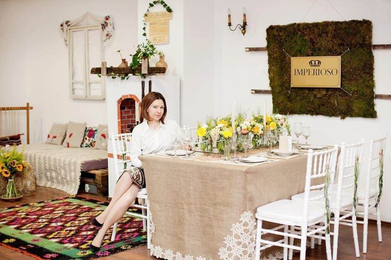 Tendinte in design-ul de evenimente: in 2016 se poarta aranjamentele florale salbatice si cele ombre