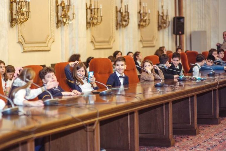 Copiii au sustinut in Parlament proiectul de lege 1 Iunie Zi libera la nivel national