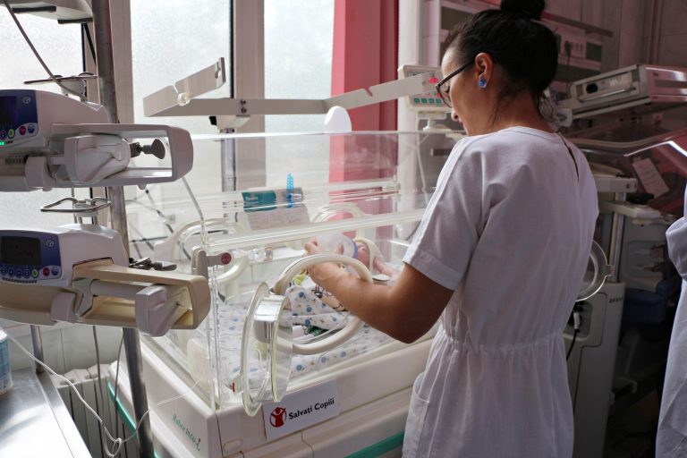 Salvati Copiii a donat echipamente medicale in valoare de 185.000 de euro Maternitatii Cantacuzino in ultimii 4 ani