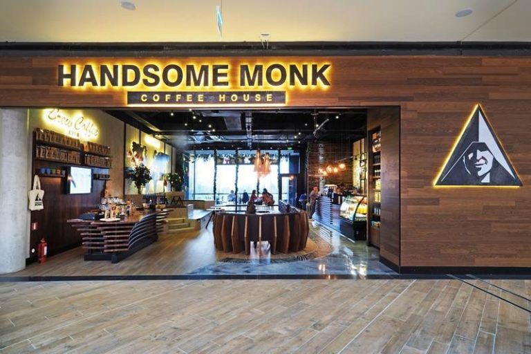 Handsome Monk, o nouă cafenea concept, cu un brew coffee bar integrat și rețete proprii de preparare