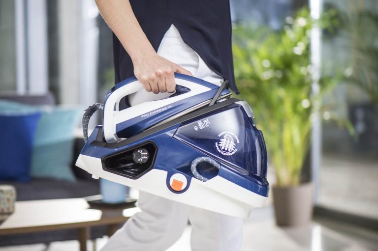 Sesiuni de călcat eficiente și grijă pentru țesături cu stația de călcat Tefal Pro Express Care