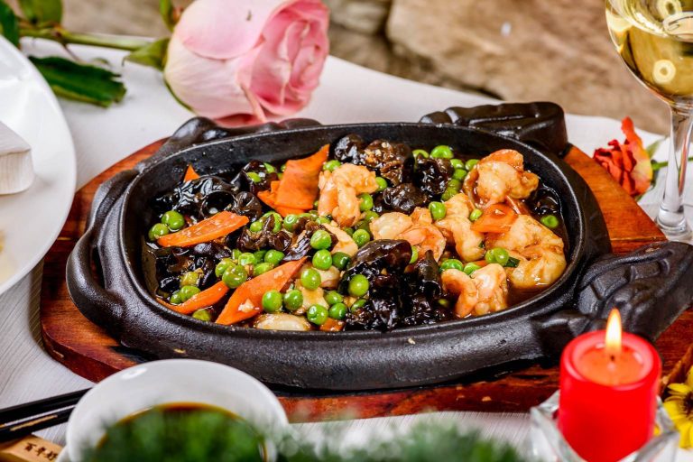 5 Elemente ,,vacanță” urbană și salate fresh pentru gurmanzi care țin la siluetă
