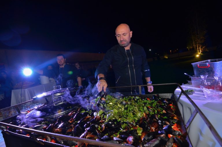 Chef Scărlătescu îți pregătește meniul pentru petrecerea de Crăciun a firmei tale, la Jubile Concept!