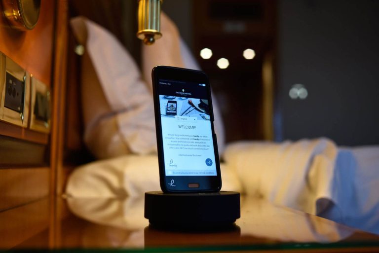 InterContinental Bucuresti ofera gratuit oaspetilor cazati telefoane mobile pe perioada sederii
