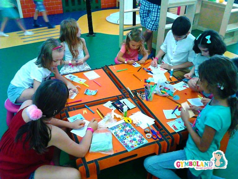 Gymboland și  United Way România organizează ateliere creative în beneficiul copiilor defavorizați