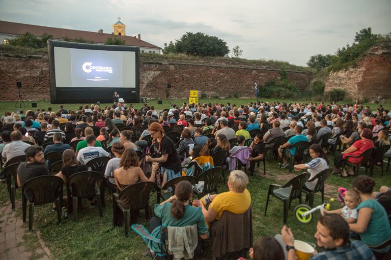 Peste 2.500 de spectatori au participat la Centenarul Filmului Românesc de la Oradea