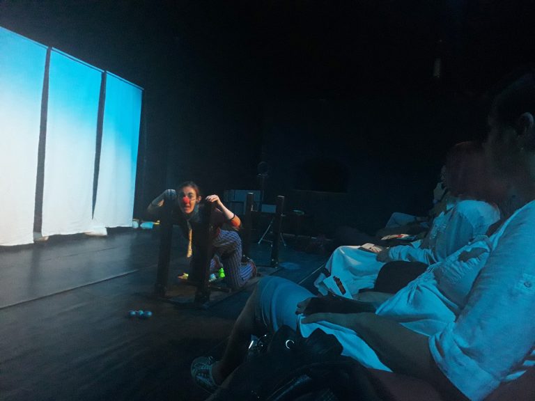 Cirque du vérité, spectacolul terapeutic