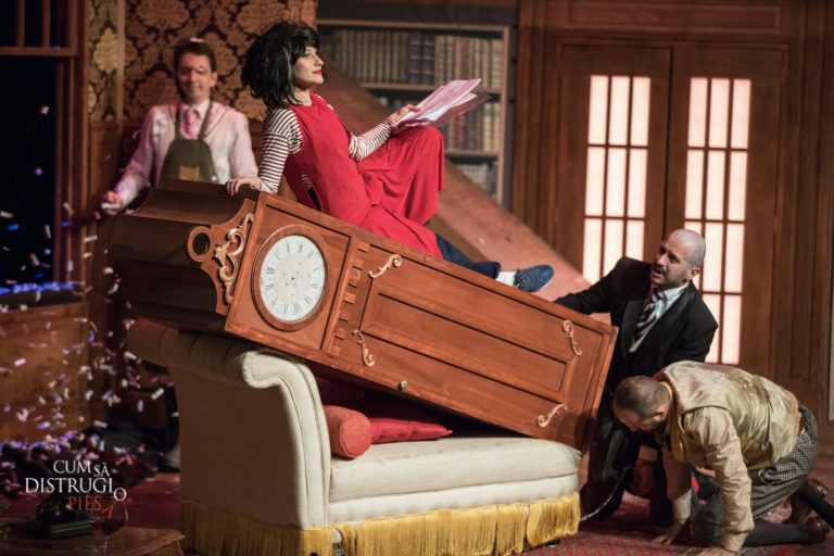 Celebra comedie ”Cum să distrugi o piesă” se joacă  din nou la Grand Cinema & More, pe 13 octombrie