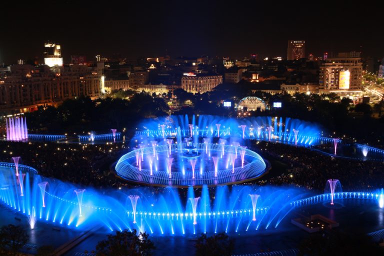 Noul sezon al evenimentului urban SIMFONIA APEI debutează pe 4 mai, cu începere de la ora 21.00