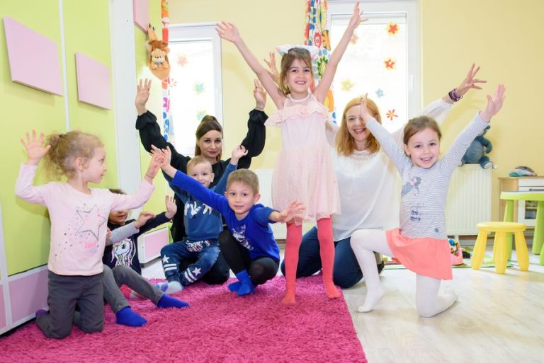 Cum pot fi ajutați copiii să se adapteze mai ușor la creșă sau la grădiniță