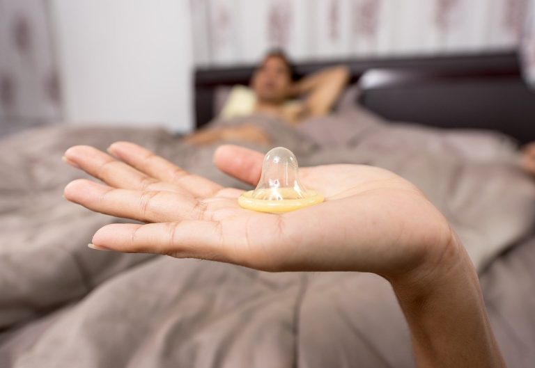 Ce știu tinerii din România despre sexualitatea și contracepție