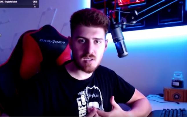 Un vlogger român spune că minorele care se îmbracă provocator merită violate. Poliția a deschis o anchetă