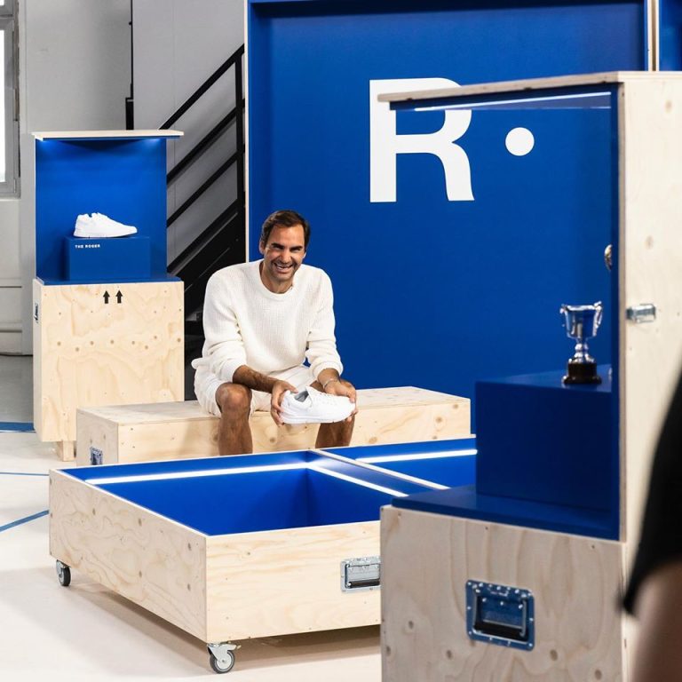 Roger Federer, designer de pantofi sport. Cât costă o pereche de sneakerși în ediție limitată – FOTO