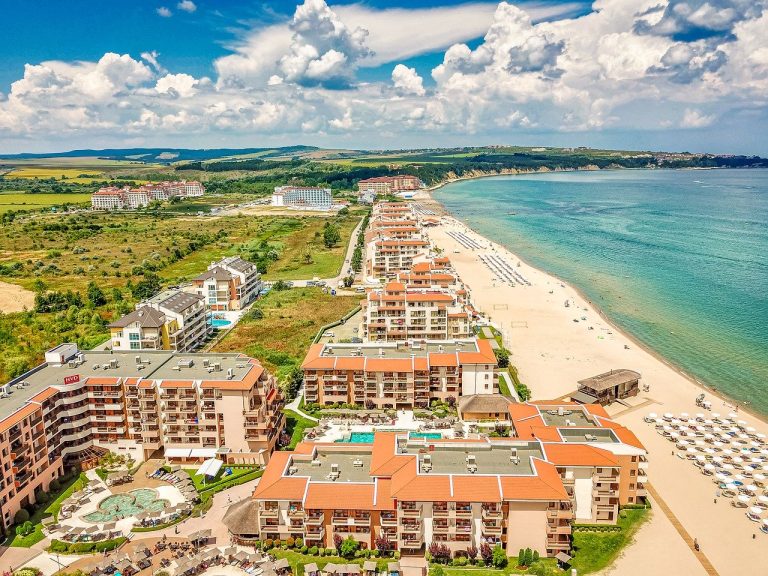 Liber la vacanță! Românii nu trebuie să mai prezinte declarație pe propria răspundere când merg în Bulgaria