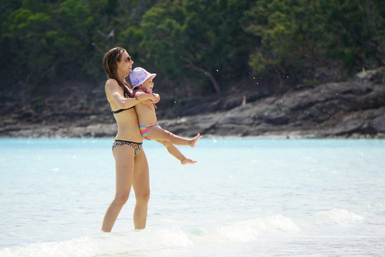 Peste jumătate dintre români nu îşi permit o săptămână de vacanţă pe an