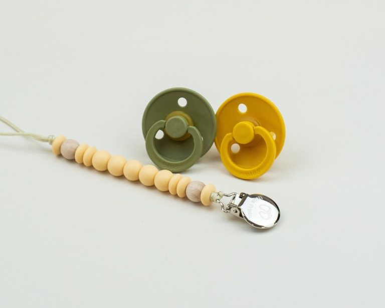 Suzetele Bibs – un accesoriu must have pentru mame moderne