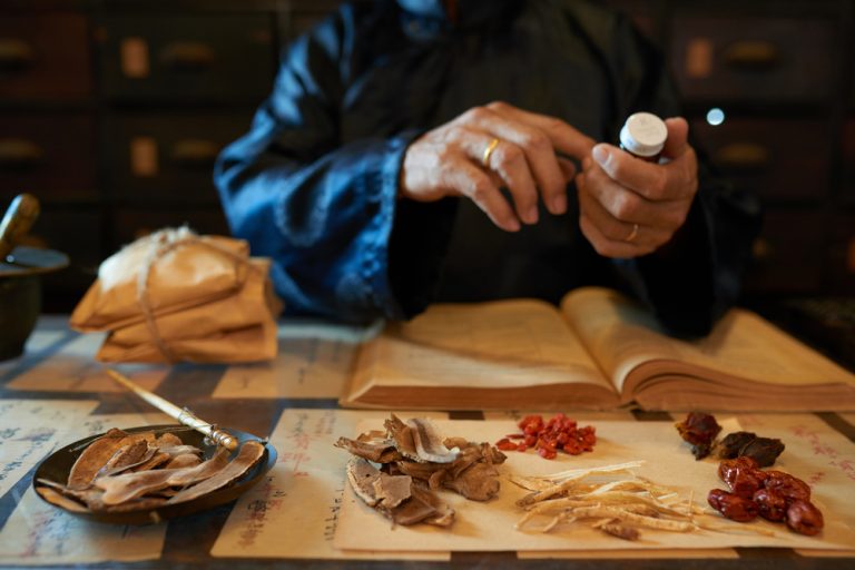 Remedii pentru sezonul de răceală și gripă de la medicii specializați în medicină tradițională chineză