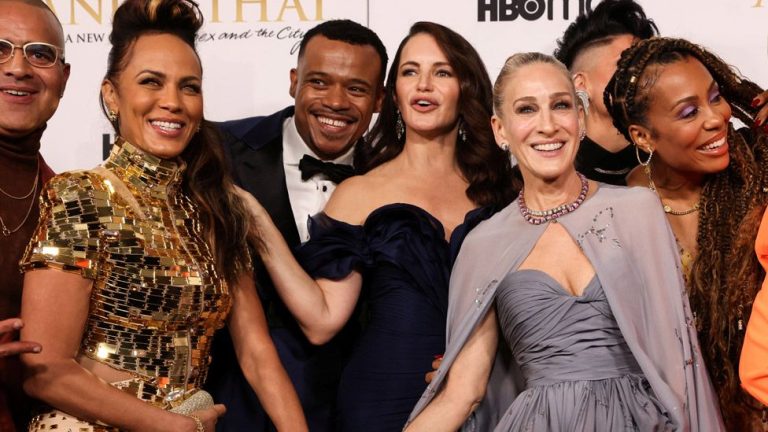 KRISTIN DAVIS, interviu pentru The Times. La cei peste 40 de ani ai săi nu renunță la cariera din ” Sex and the City”