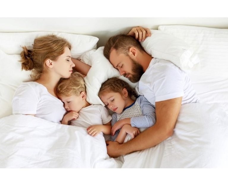 Ce trebuie schimbat în dormitor atunci când bebe doarme cu părinţii