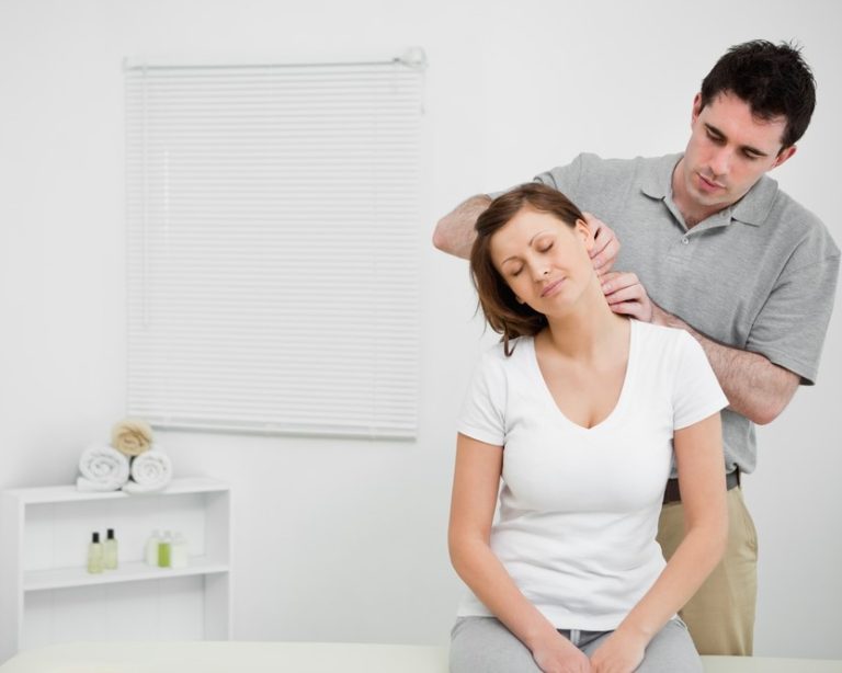 Masajul terapeutic. Indicații, tehnică, produse recomandate