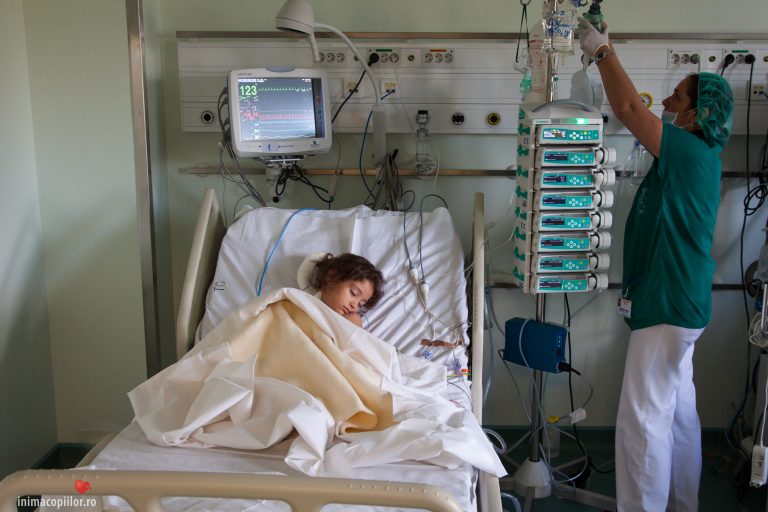 Secția de Cardiochirurgie a Spitalului de Copii Marie Curie își va dubla, la 400, numărul de copii operați