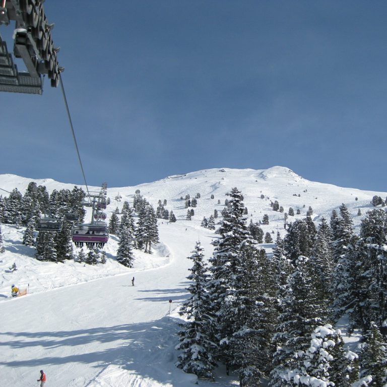 Cum poţi avea parte de cea mai bună vacanţă la schi cu bebeluşul sau copilul tău