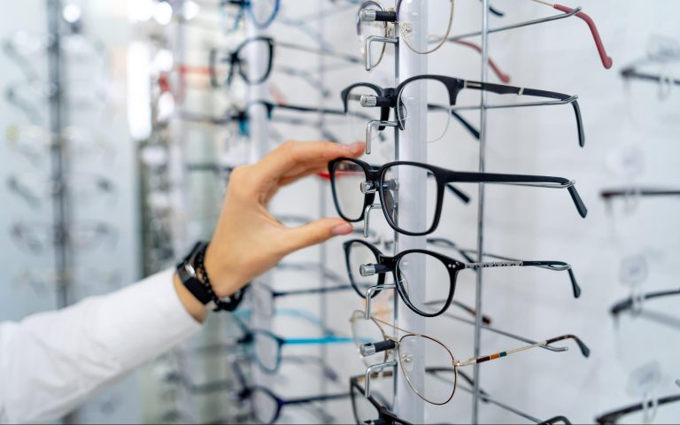 Rame de ochelari de vedere: 5 modele în tendințe