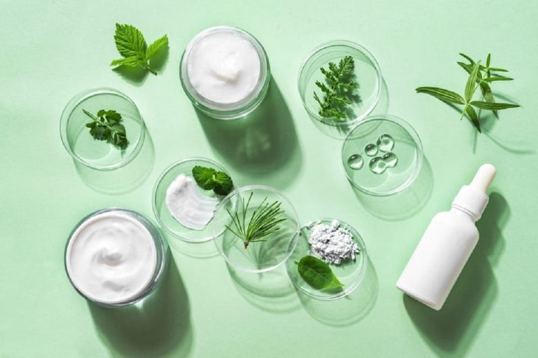 Beneficiile terapeutice ale ingredientelor naturale în cosmetice